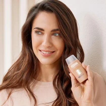 واقي شمس إيزدن ISDIN فوتوبروتكتور فيوجن ووتر ماجيك لايت SPF50 حجم 50 مل من ISDIN أصلي 100% | متوفر لدى صيدلية البحرين في الموصل بالعراق