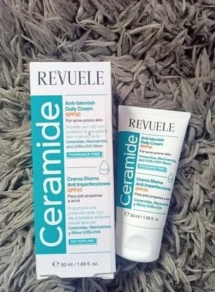 كريم مرطب ريفولي Revuele بالسيراميد المضاد للعيوب وحماية SPF50 حجم 50 مل من Revuele أصلي 100% | متوفر لدى صيدلية البحرين في الموصل بالعراق