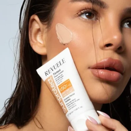 واقي شمس ملون ريفولي Revuele SPF 50+ لحماية وتوحيد لون البشرة 50 مل من Revuele أصلي 100% | متوفر لدى صيدلية البحرين في الموصل بالعراق