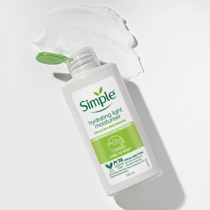 مرطب سمبل لايت Simple Hydrating Light Moisturizer الخفيف للوجه 125 مل من Simple أصلي 100% | متوفر لدى صيدلية البحرين في الموصل بالعراق