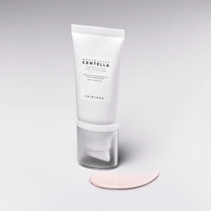 واقي شمس سكن 1004 SKIN1004 مادغاسكار سنتيلا لتفتيح البشرة SPF50+ حجم 50 مل من SKIN1004 أصلي 100% | متوفر لدى صيدلية البحرين في الموصل بالعراق